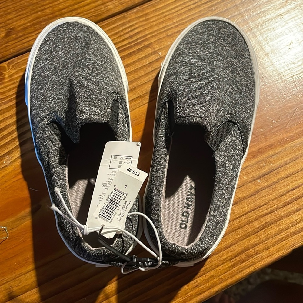 Boys 9 toddler black marble color slip on shoes.